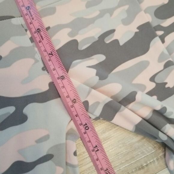 YMI Leggings Performance Women's Medium Pink and grey camouflage ankle - Picture 4 of 7